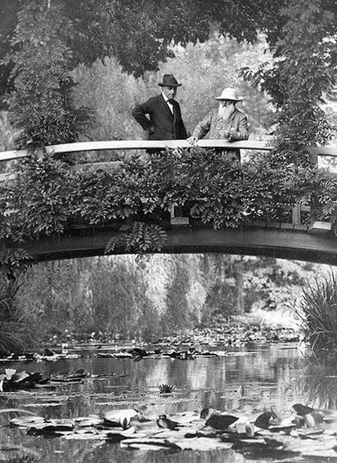 monet bridge over a pond of water lilies analysis