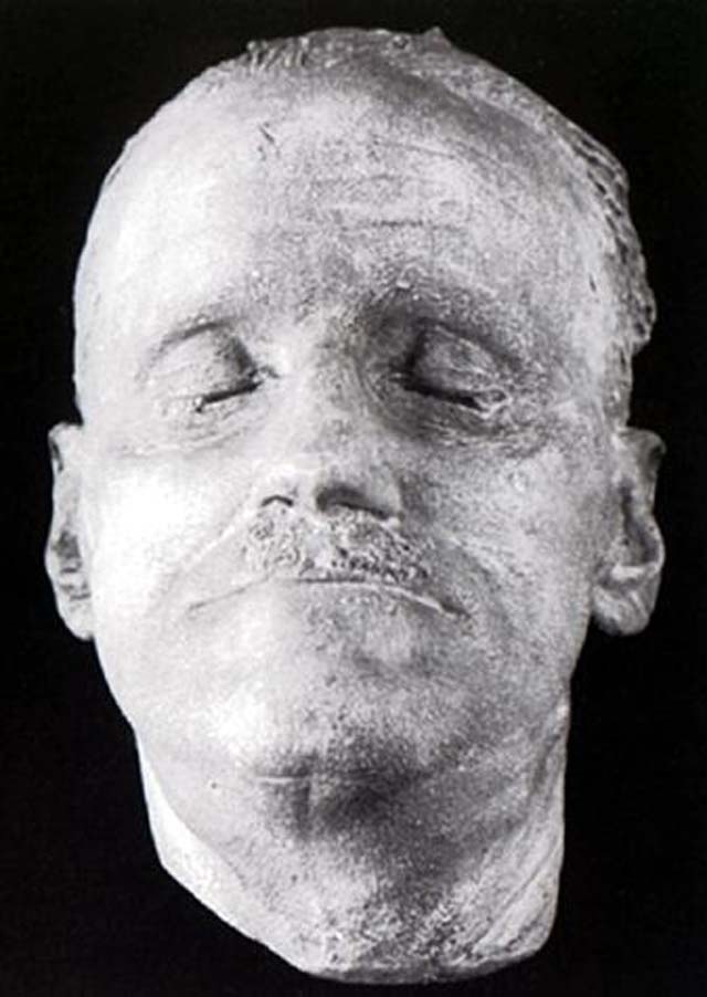 The Death Masks of Great Authors: Dante, Goethe, Tolstoy, Joyce More | Open Culture