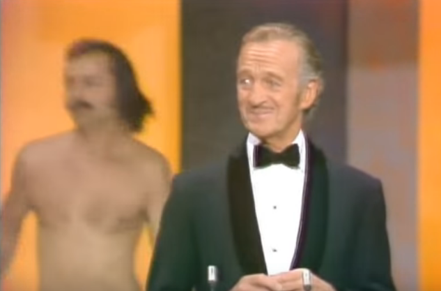 David Niven Presents an Oscar and Gets Interrupted by a Streaker (1974)