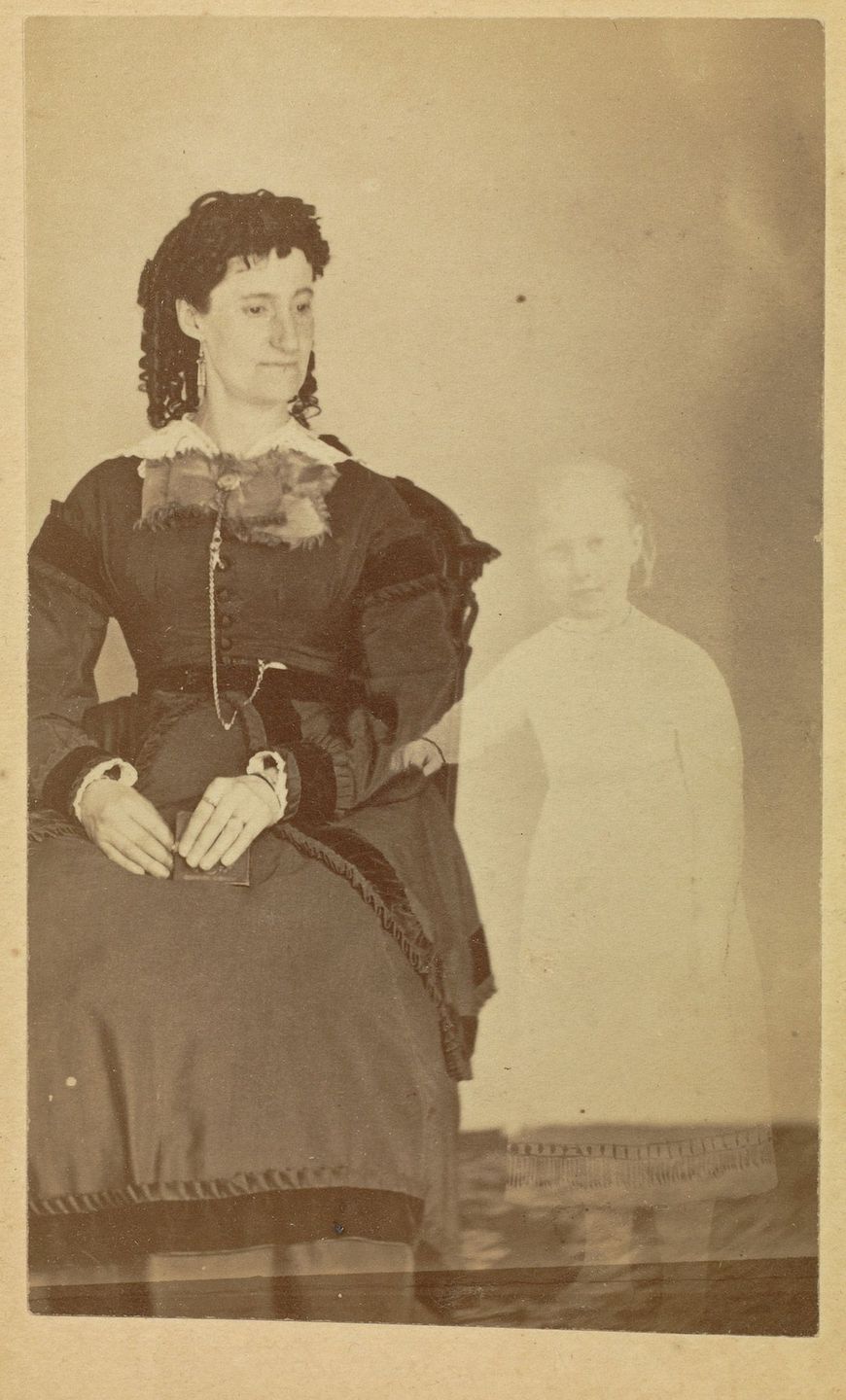 Eerie 19th Century Photographs of Ghosts: See Images from the Long ...