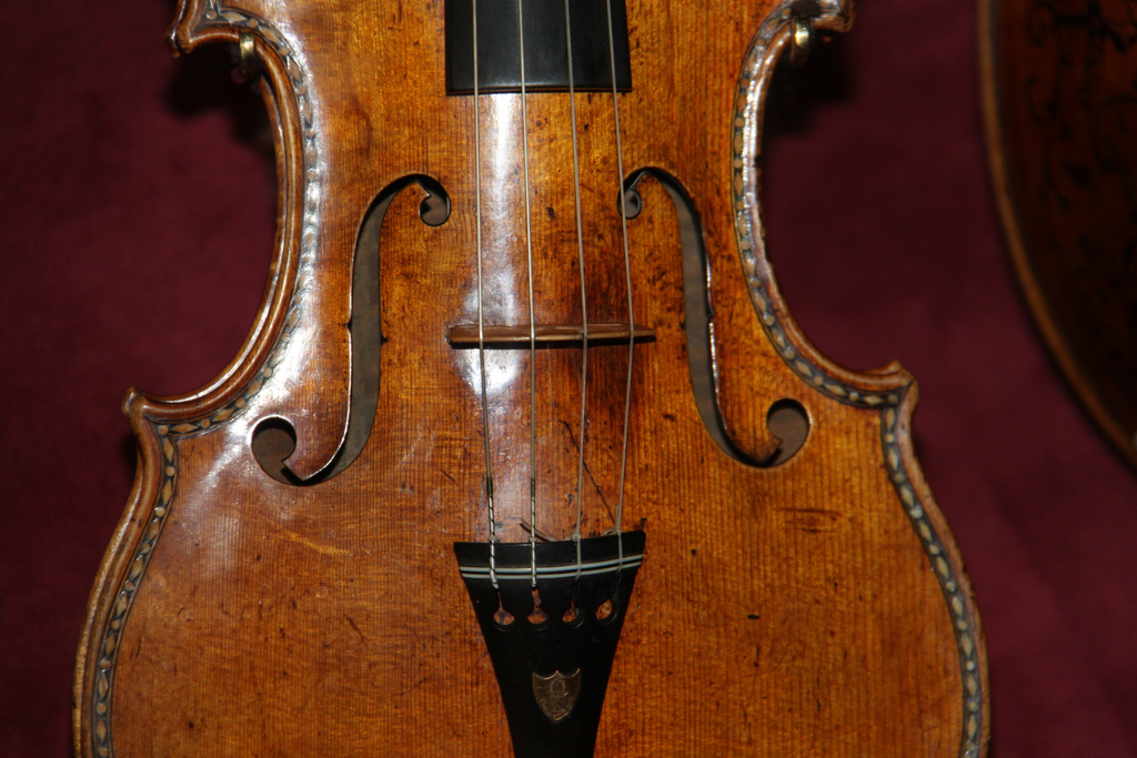 Vise dig Lavet til at huske omvendt To Help Digitize and Preserve the Sound of Stradivarius Violins, a City in  Italy Has Gone Silent | Open Culture