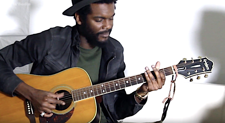 Guitarist Gary Clark, Jr. Plays Searing Acoustic Blues in a Spontaneous ...