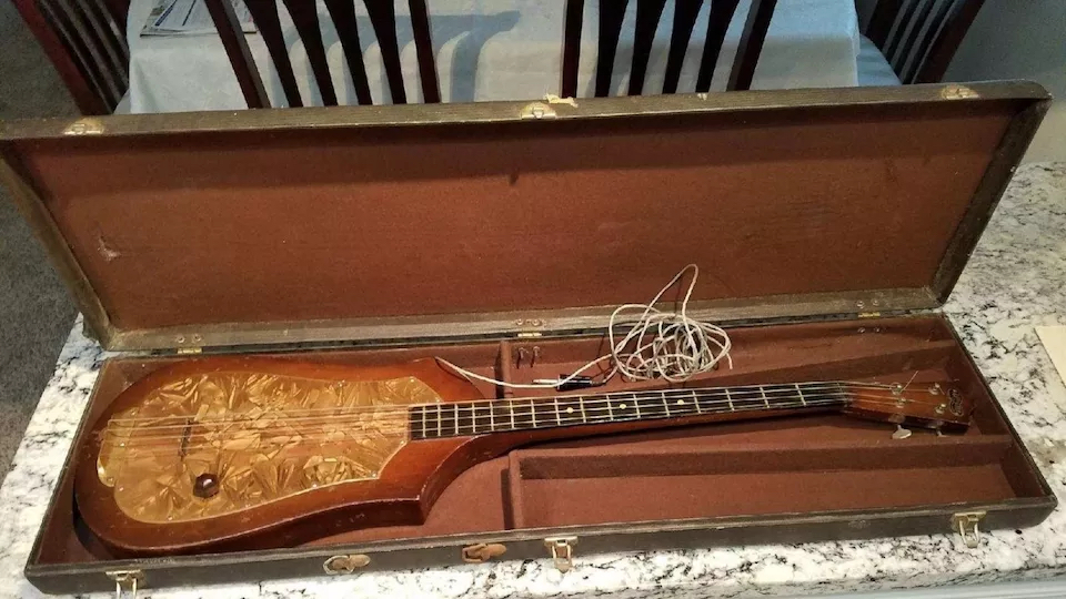 The World's First Bass Guitar (1936) Open Culture