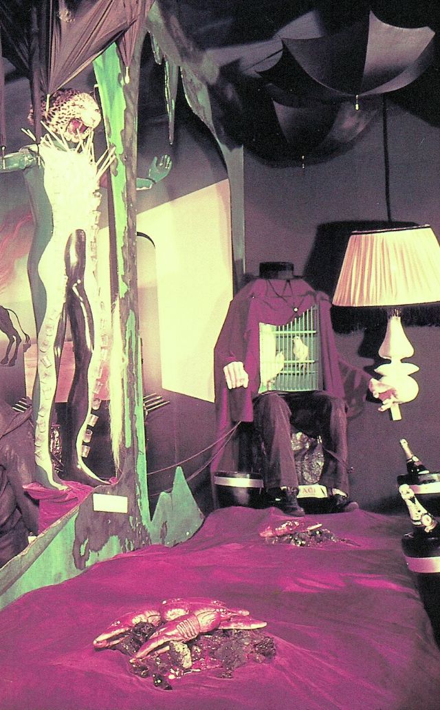 When Salvador Dalí Created A Surrealist Funhouse At New York World's