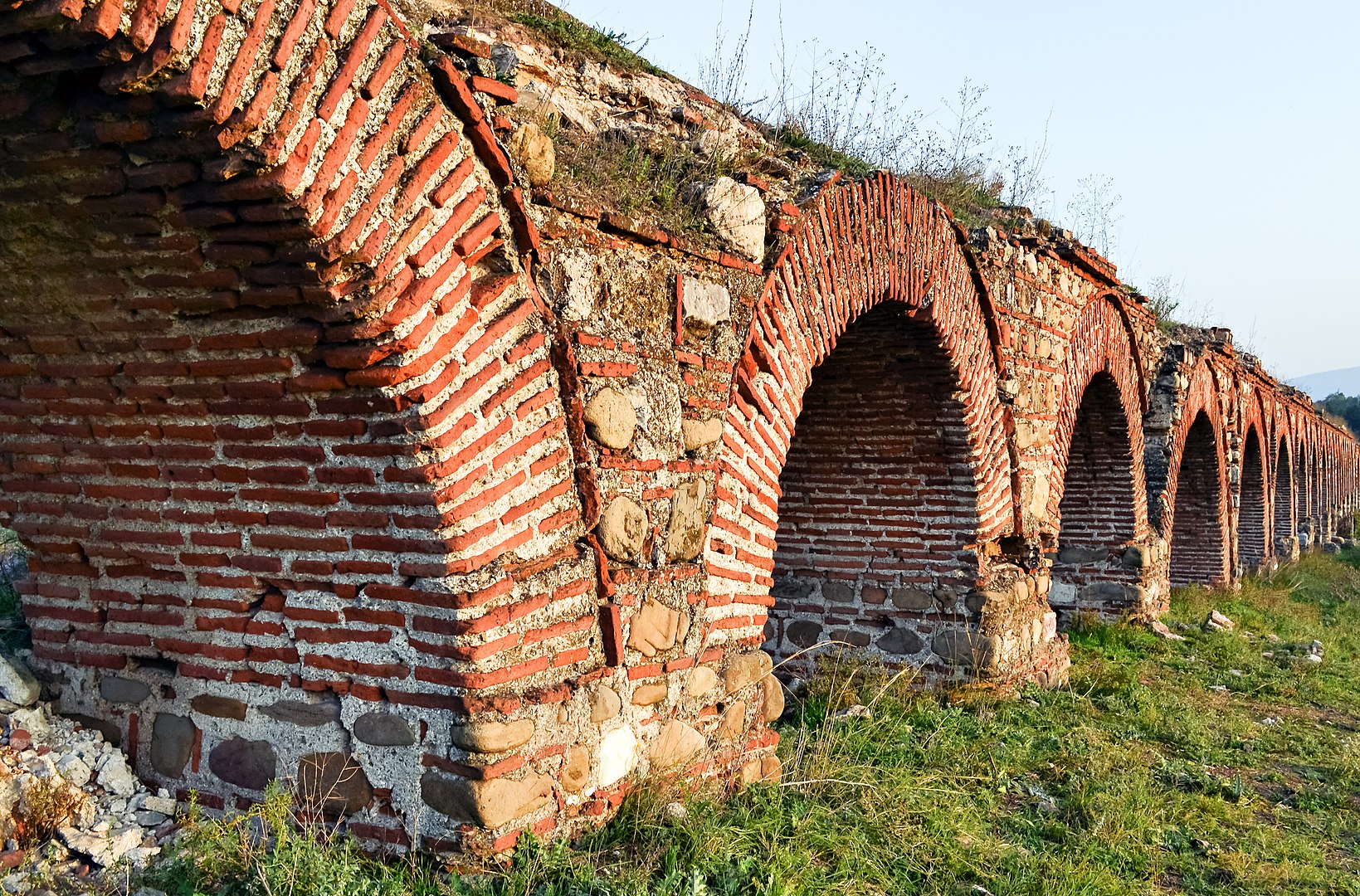 Why Roman concrete outlasts its modern counterpart