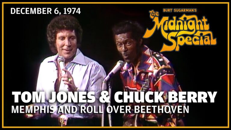 Tom Jones & Chuck Berry Perform Together, Singing “Roll Over Beethoven” & “Memphis” (1974)