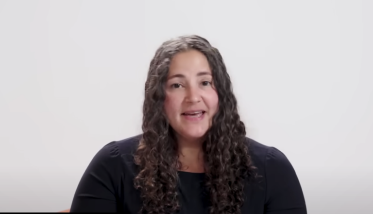 How to Be Happier in 5 Research-Proven Steps, According to Popular Yale Professor Laurie Santos