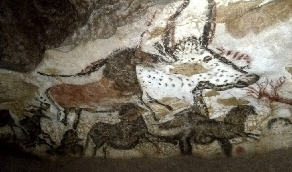 Take a Virtual Tour of the Lascaux Cave Paintings | Open Culture