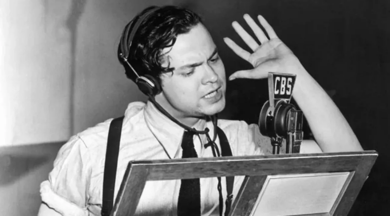 Hear Orson Welles’ War of the Worlds Radio Broadcast from 1938: The Original Tale of Mysterious Objects Flying Over New Jersey