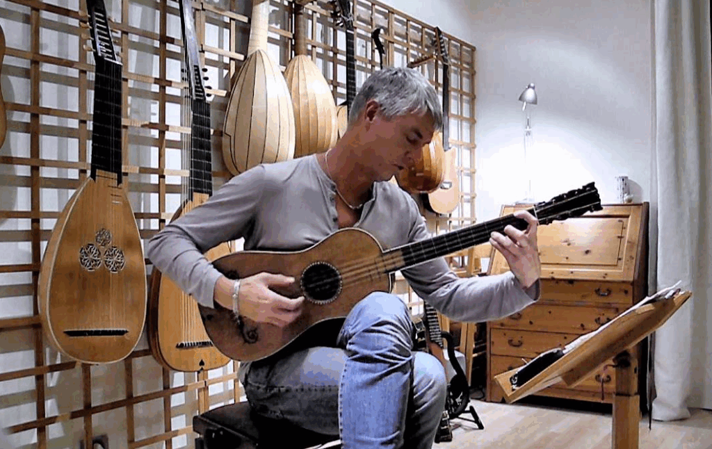 Musician Plays the Last Stradivarius Guitar in the World, the "Sabionari" Made in 1679