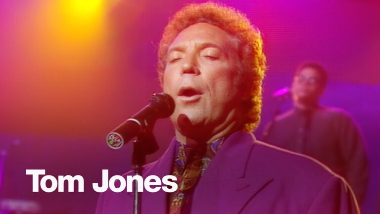 Tom Jones Performs Prince’s “Purple Rain” Accompanied by Pink Floyd’s David Gilmour (1992)