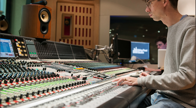Take a Virtual Tour of Abbey Road Studios, Courtesy of the New Google ...