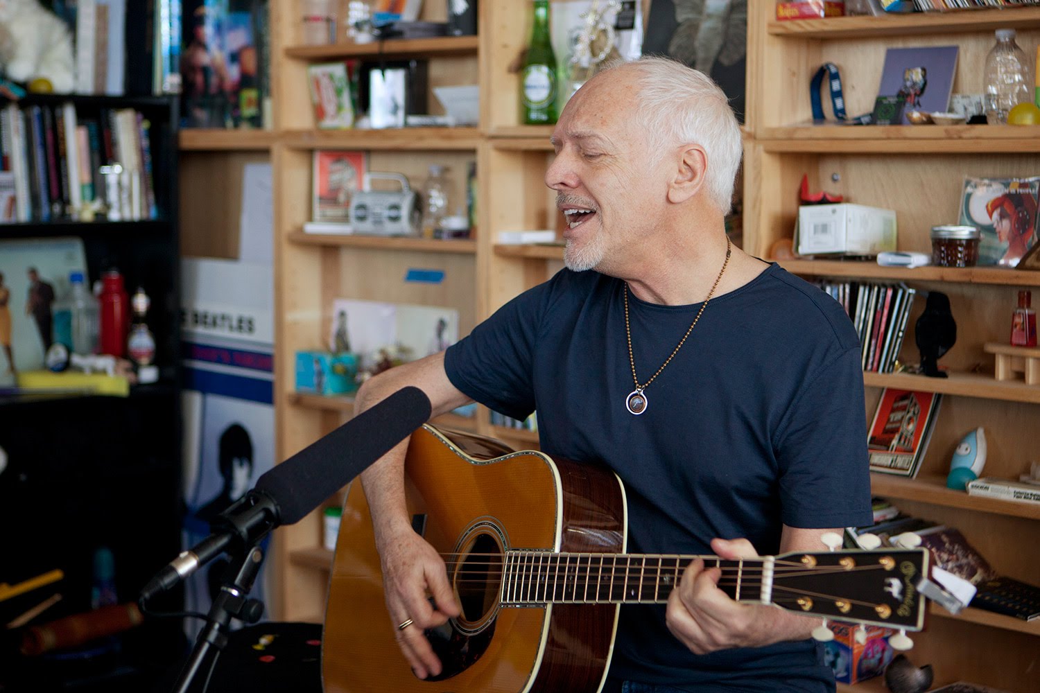 Peter Frampton Plays a Tiny Desk Concert for NPR, Featuring 