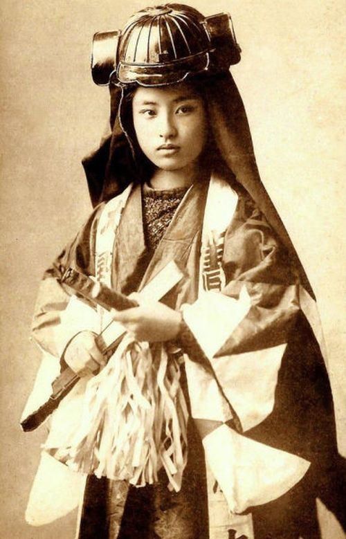 Female Samurai Warriors Immortalized In 19th Century Japanese Photos Open Culture 5677